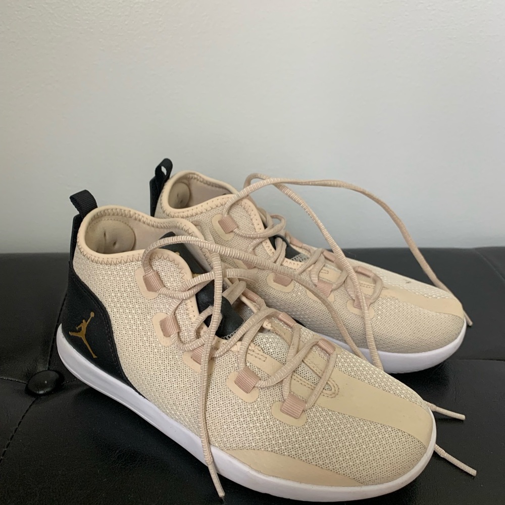 6y Jordan’s , beige and white